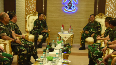 Dankodiklatal Sambut Kunjungan Sekjen Kemhan RI di Kodiklatal