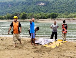 Ombak Besar di Pantai Pancer Dorr Kembali Menelan Korban