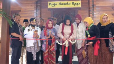 Wabup Sidoarjo Mimik Idayana Resmikan Tetenger Gubuk Praja Ananta Raya