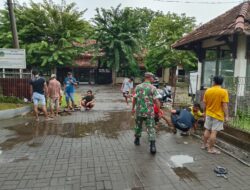 Babinsa Koramil 0817/05 Kota Gresik Gelar Komsos dan Bakti Sosial Bersama Warga Tlogopatut