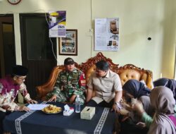 BABINSA LARANGAN DAMPINGIN TIM MBG LAKUKAN PENDATAAN PENERIMA MAKAN BERGIZI GRATIS.