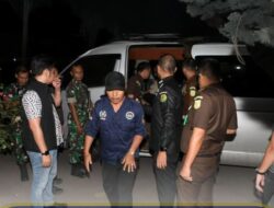KETUA APDESI DAN 20 KEPALA DESA BARANG BUKTI SETOR Rp.7 JUTA PER ORANG DARI SUMBER DANA DESA TERJARING OTT TIM KEJATI SUMSEL