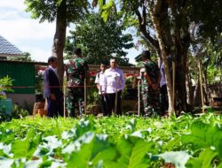 Tinjau Pelaksanaan Makan Bergizi Gratis di Kupang, Kemenko Polkam Tekankan Peran TNI-Polri dan Pemda Atasi Stunting