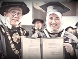 NURHAYATI SUBAKAT  PENGUSAHA KOSMETIK WARDAH  TERIMA GELAR DOKTOR HC DARI ITB