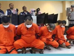 POLISI TANGKAP LIMA ORANG PELAKU JUDI ONLINE