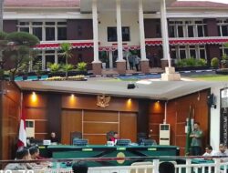 Hakim Tolak Permohonan Praperadilan Adi Ricardi Diduga Ada Kejanggalan. Aksi Sopir Truk Tetap Tertib Kawal Sidang!!
