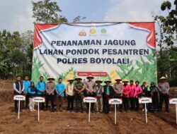 POLRES BOYOLALI GELAR PENANAMAN JAGUNG DI LAHAN PONDOK PESANTREN YANBU’UL HIKMAH 