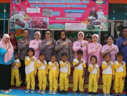 CIPTAKAN SENYUM DAN SEMANGAT BELAJAR ANAK, KAPOLRES SRAGEN KUNJUNGI TK KEMALA BHAYANGKARI 69 GEMOLONG 