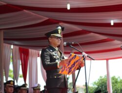 DANDIM 0614/KOTA CIREBON BACAKAN TEKS PANCASILA PADA UPACARA HUT KE-80 RI DI STADION BIMA 