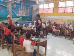 BABINSA KELURAHAN DRAJAT MONITOR PROGRAM MAKAN BERGIZI DI SDN SIMAJA SELATAN