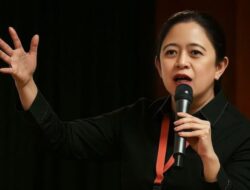 MAHASISWA-MAHASISWI BERGERAK DEMO , PUAN MAHARANI PIMPINAN DPR AKAN SELALU TERBUKA 