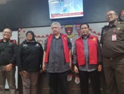 KEJATI JATIM WINDHU SUGIARTO TETAPKAN TERSANGKA HUDIYONO SKANDAL KORUPSI DINAS PENDIDIKAN BELANJA HIBAH Rp.179,9 MILLIAR