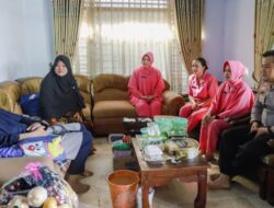 KAPOLRES JOMBANG DAN KETUA BHAYANGKARI CABANG LAKUKAN ANJANGSANA DALAM RANGKA HARI KESATUAN GERAK BHAYANGKARI KE-73 