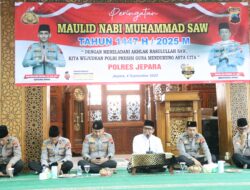 POLRES JEPARA GELAR MAULID NABI, AJAK PERSONEL TELADANI AKHLAK RASULULLAH 