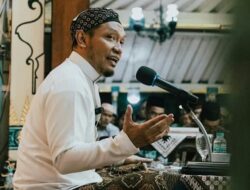  KAJIAN SEKATEN CERMIN UPAYA KERATON YOGYAKARTA MEWUJUDKAN HARMONI BUDAYA JAWA – ISLAM