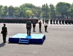 TINGKATKAN NASIONALISME, PRAJURIT DAN PNS BRIGIF 2 MARINIR LAKSANAKAN UPACARA 17-AN 