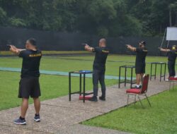 PANGLIMA KORPS MARINIR DAN PEJABAT UTAMA LAKSANAKAN OLAHRAGA MENEMBAK