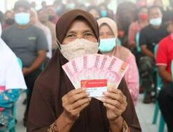 Penerima PKH Desa Tamanarum Protes Ada Pemotongan Biaya Administrasi