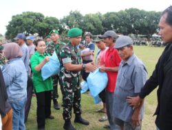 TNI Hadir Untuk Rakyat, Salurkan Bantuan Sembako Banjir Di Denpasar