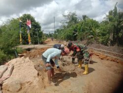 Babinsa Koramil 1802-03/Salawati Bersama Masyarakat Bangun Irigasi Kampung Walal.