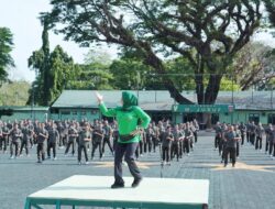 TNI Dan Masyarakat Saling Bergandeng Tangan, Gotong Royong Ciptakan Kebersihan Lingkungan
