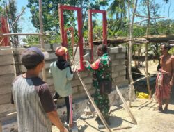 Babinsa Koramil Biudukfoho Komsos Dengan Para Tukang Bangunan
