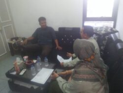 Kuwu Cirebon Girang Bersama Bidan Desa Gelar Sosialisasi Pencegahan DBD Ke Rumah Warga