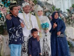 Pernikahan Ananda Bakrudin Berlangsung Meriah, Ratusan Warga Iringi Prosesi Dari Cirebon Ke Indramayu