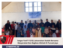 Satgas Yonif 112/DJ Laksanakan Ibadah Bersama Masyarakat Dan Bagikan Alkitab Di Puncak Jaya  ‎
