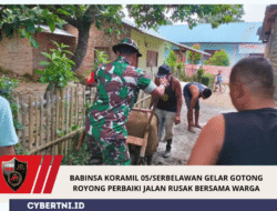 BABINSA KORAMIL 05/SERBELAWAN GELAR GOTONG ROYONG PERBAIKI JALAN RUSAK BERSAMA WARGA
