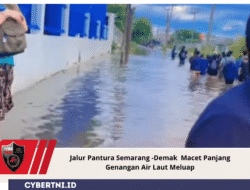 Jalur Pantura Semarang -Demak  Macet Panjang Genangan Air Laut Meluap