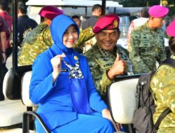 PANGKORMAR DAN PRAJURIT KORPS MARINIR MERIAHKAN UPACARA HUT KE-80 TNI DI MONAS