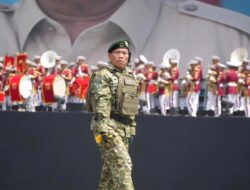 Pangdivif 2 Kostrad Pimpin Defilé HUT Ke-80 TNI Di Monas