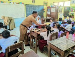 Distribusi Perdana Program Makan Bergizi Gratis Di SD Urutsewu, Anak-anak Antusias Sambut Menu Sehat