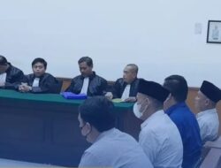 Terdakwa Arsin Kohod Kasus Pagar Laut Patok Bambu Transaksi Rp.16.5 Milliar