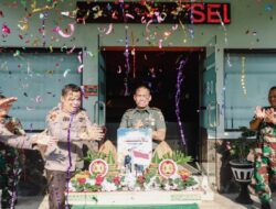 Moment HUT TNI ke 80, Kapolres Jombang Beri Kejutan kepada Kodim 0814 Jombang Dan Sat Radar 222 Ploso Jombang