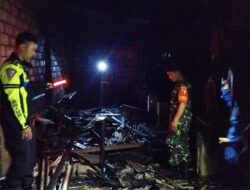 TNI-Polri Dan Damkar Sigap Padamkan Kebakaran Di Malam Panik Ngulanwetan