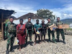 TNI Tebar Kasih, Hadirkan Senyum Dan Harapan Di Tanah Papua