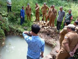 Koramil 10/Lolowau Bantu Wujudkan Akses Air Bersih di Desa Sifaorasi Huruna
