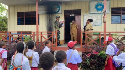 TNI Hidupkan Cahaya Iman, Anak-Anak Belajar Mengaji Di Pos Pirime