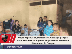 Wujud Kepedulian, Danramil 11/Girsang Sipangan Bolon Bersama Forkopimca Jenguk Balita Penderita Hidrosefalus Di Parapat