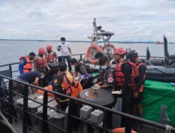 Aksi Sigap, TNI AL Evakuasi Jenazah Di Teluk Balikpapan