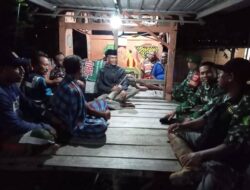 Babinsa Koramil 08/Kedungtuban Gelar Patroli Siskamling Bersama Warga