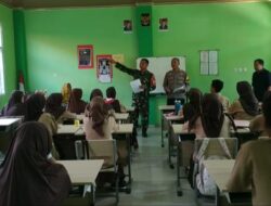 Babinsa Kelurahan Sukapura Berikan Materi Wawasan Kebangsaan Serta Dampak Pergaulan Bebas Di MTsN 1 Kota Cirebon
