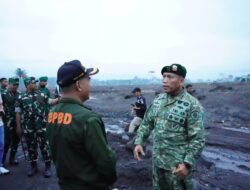 Panglima Divif 2 Kostrad Tinjau Daerah Terdampak Erupsi Gunung Semeru  