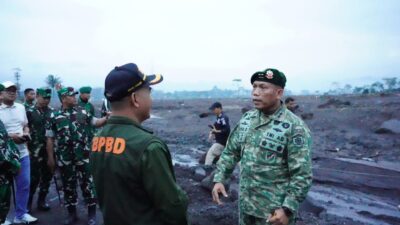 Panglima Divif 2 Kostrad Tinjau Daerah Terdampak Erupsi Gunung Semeru  