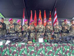 Yonif 1 Marinir Perkenalkan Alutsista Kepada Taruna AAL Angkatan 74 Di Surabaya