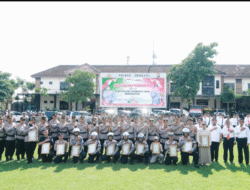 Kapolres Jombang Berikan Penghargaan Kepada 12 Anggota Berprestasi