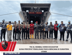 TNI AL KEMBALI KIRIM EXCAVATOR GUNA PERCEPAT PEMULIHAN PASCA BENCANA DI SUMATERA UTARA