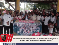 ROMADHON BERKAH,GDP (GROUP DULUR PENDOPO) PASAR LEGI JOMBANG BERBAGI TAKJIL WUJUD KEPEDULIAN ANTAR SESAMA